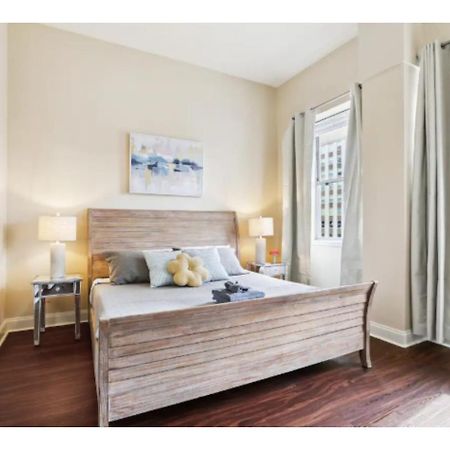 Amazing Condos Beautiful View 2 Blocks To French Quarter, Small Rooftop Pool, Gym, Seanger Theater, Super Dome, And Bourbon St Nowy Orlean Zewnętrze zdjęcie