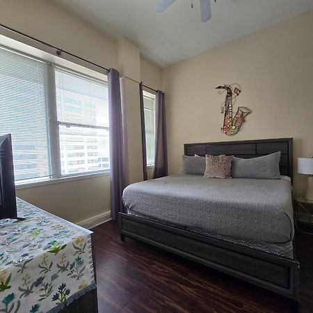 Amazing Condos Beautiful View 2 Blocks To French Quarter, Small Rooftop Pool, Gym, Seanger Theater, Super Dome, And Bourbon St Nowy Orlean Pokój zdjęcie