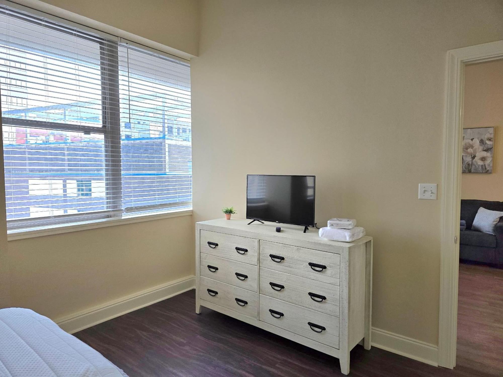 Amazing Condos Beautiful View 2 Blocks To French Quarter, Small Rooftop Pool, Gym, Seanger Theater, Super Dome, And Bourbon St Nowy Orlean Pokój zdjęcie