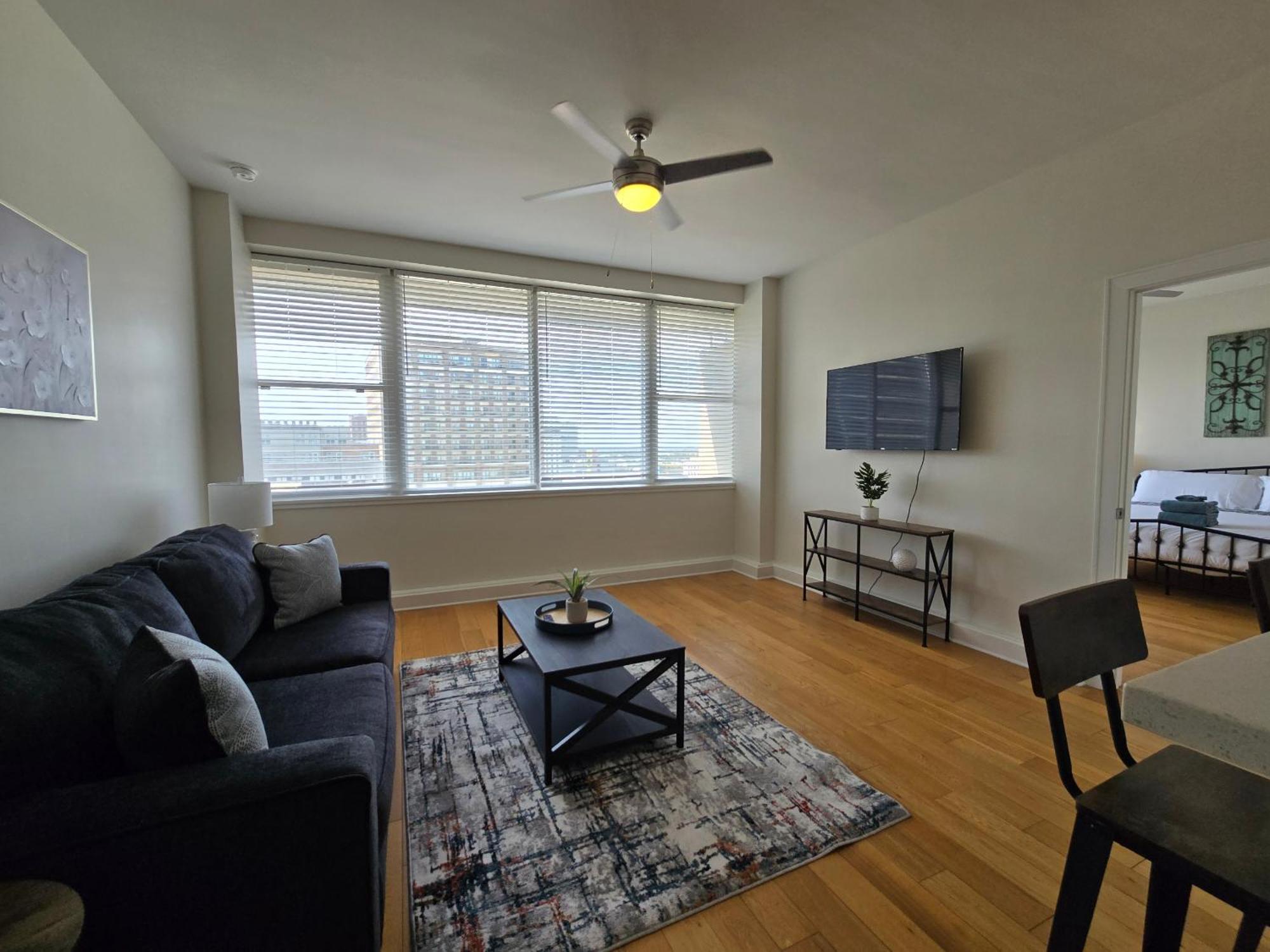 Amazing Condos Beautiful View 2 Blocks To French Quarter, Small Rooftop Pool, Gym, Seanger Theater, Super Dome, And Bourbon St Nowy Orlean Pokój zdjęcie
