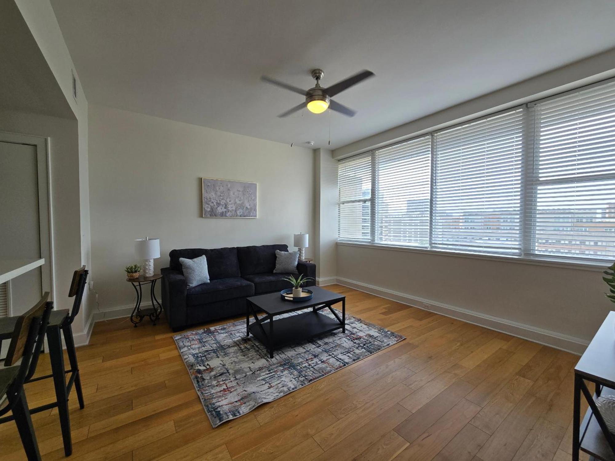 Amazing Condos Beautiful View 2 Blocks To French Quarter, Small Rooftop Pool, Gym, Seanger Theater, Super Dome, And Bourbon St Nowy Orlean Pokój zdjęcie