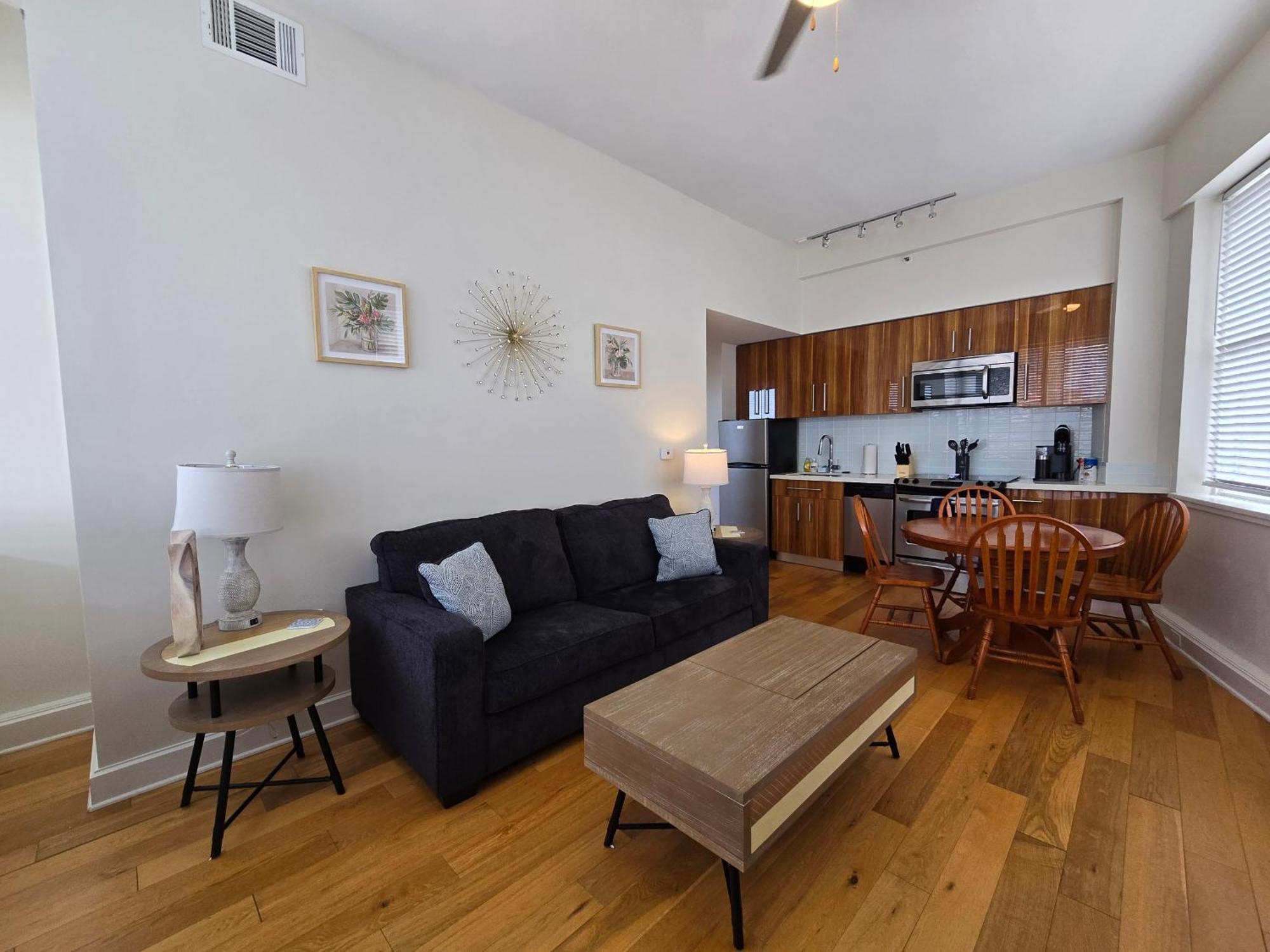 Amazing Condos Beautiful View 2 Blocks To French Quarter, Small Rooftop Pool, Gym, Seanger Theater, Super Dome, And Bourbon St Nowy Orlean Pokój zdjęcie