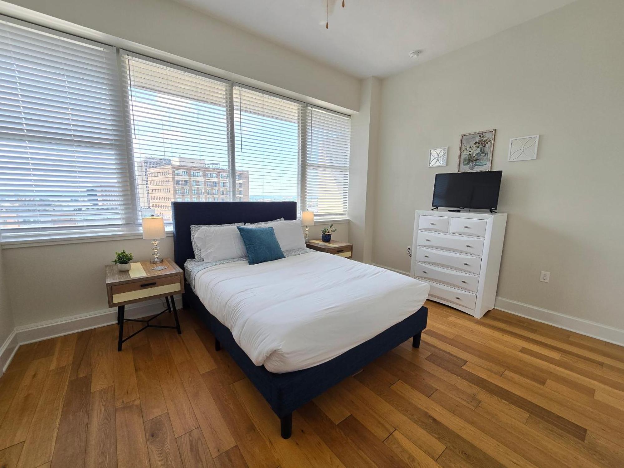 Amazing Condos Beautiful View 2 Blocks To French Quarter, Small Rooftop Pool, Gym, Seanger Theater, Super Dome, And Bourbon St Nowy Orlean Pokój zdjęcie