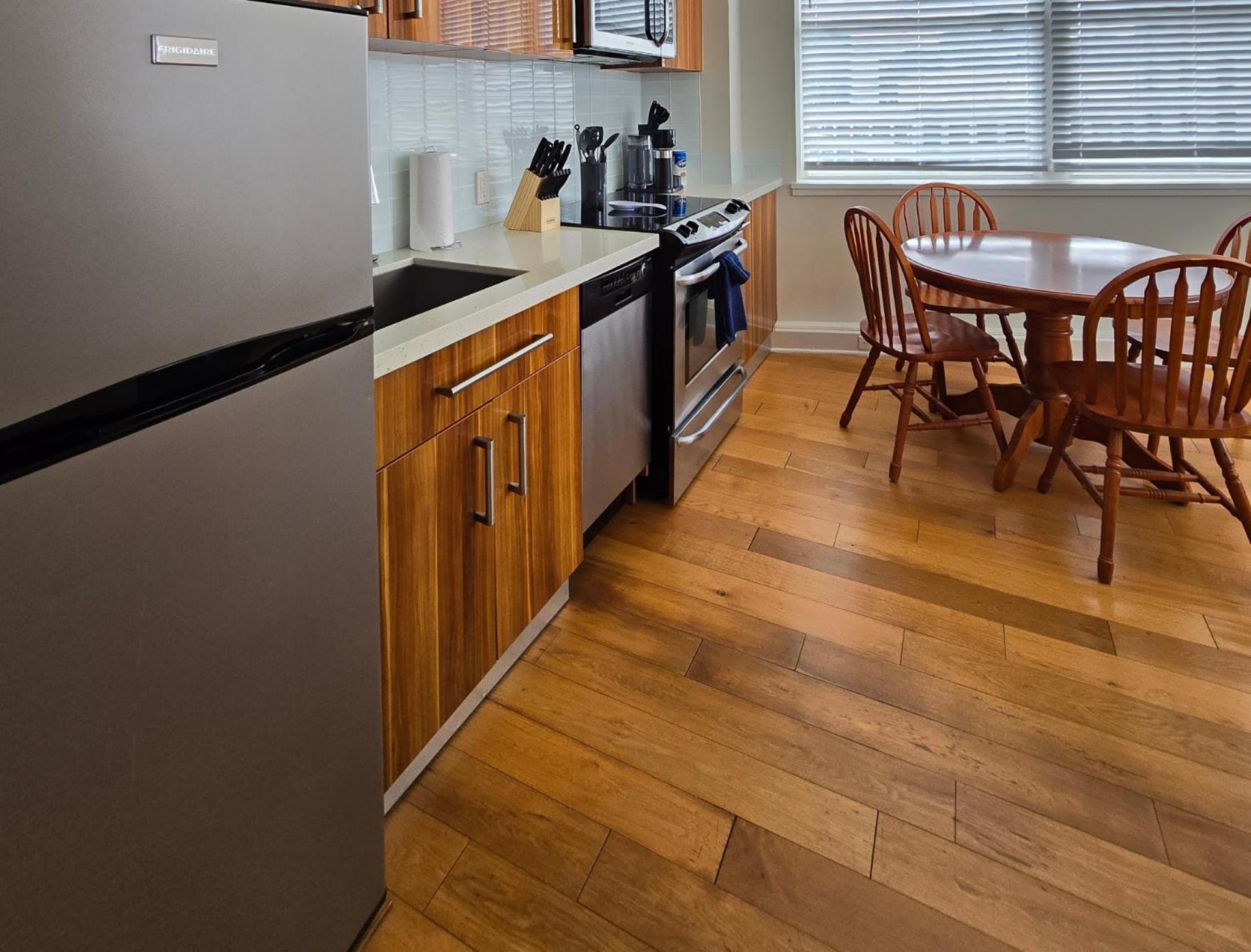 Amazing Condos Beautiful View 2 Blocks To French Quarter, Small Rooftop Pool, Gym, Seanger Theater, Super Dome, And Bourbon St Nowy Orlean Pokój zdjęcie