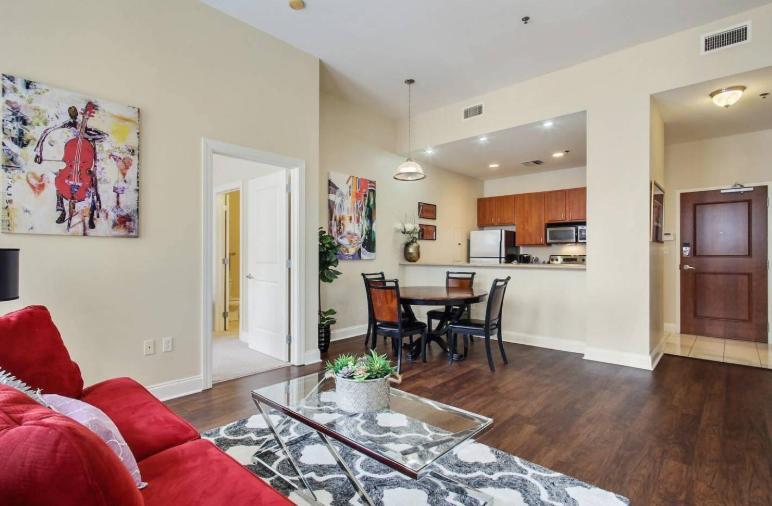 Amazing Condos Beautiful View 2 Blocks To French Quarter, Small Rooftop Pool, Gym, Seanger Theater, Super Dome, And Bourbon St Nowy Orlean Zewnętrze zdjęcie