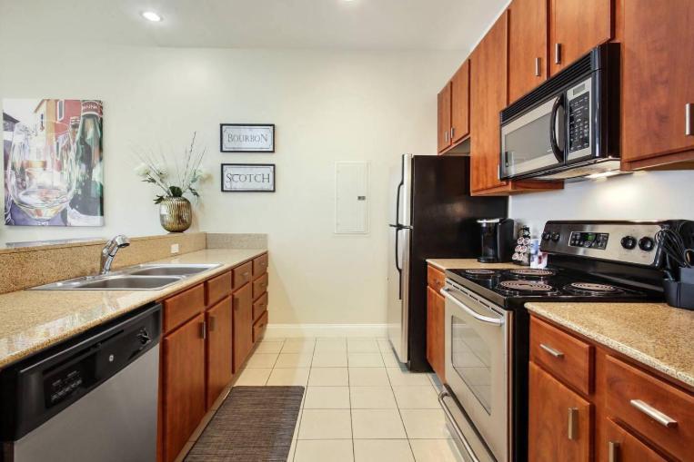 Amazing Condos Beautiful View 2 Blocks To French Quarter, Small Rooftop Pool, Gym, Seanger Theater, Super Dome, And Bourbon St Nowy Orlean Zewnętrze zdjęcie