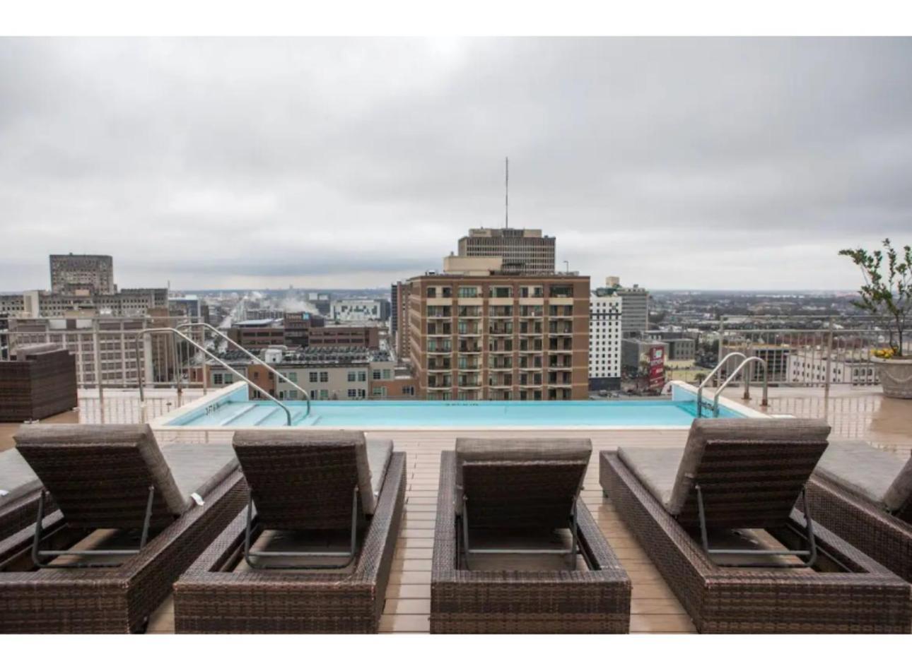 Amazing Condos Beautiful View 2 Blocks To French Quarter, Small Rooftop Pool, Gym, Seanger Theater, Super Dome, And Bourbon St Nowy Orlean Zewnętrze zdjęcie