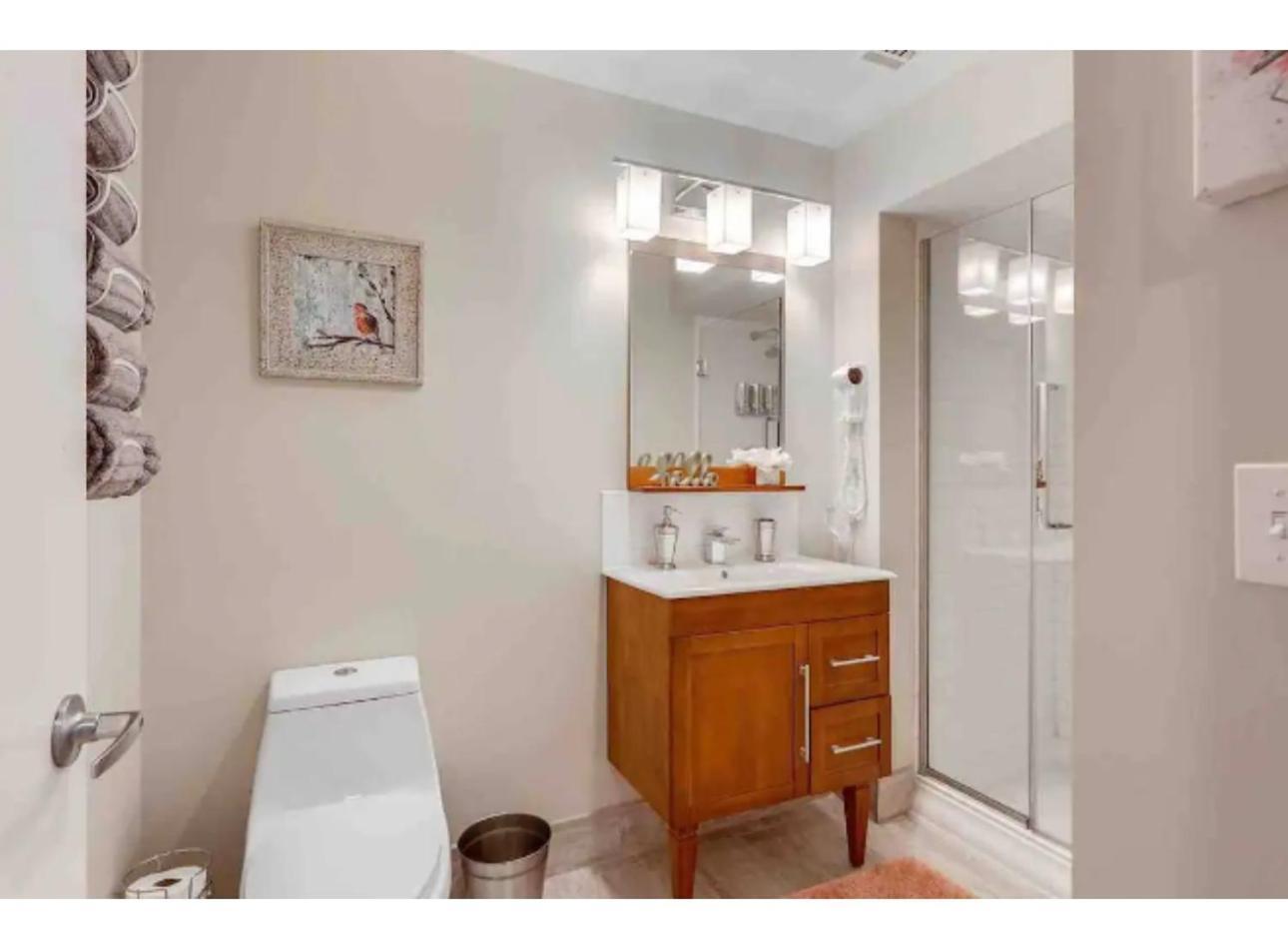 Amazing Condos Beautiful View 2 Blocks To French Quarter, Small Rooftop Pool, Gym, Seanger Theater, Super Dome, And Bourbon St Nowy Orlean Pokój zdjęcie