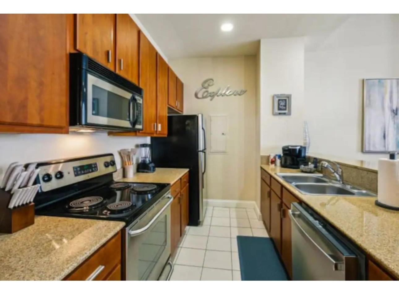 Amazing Condos Beautiful View 2 Blocks To French Quarter, Small Rooftop Pool, Gym, Seanger Theater, Super Dome, And Bourbon St Nowy Orlean Pokój zdjęcie