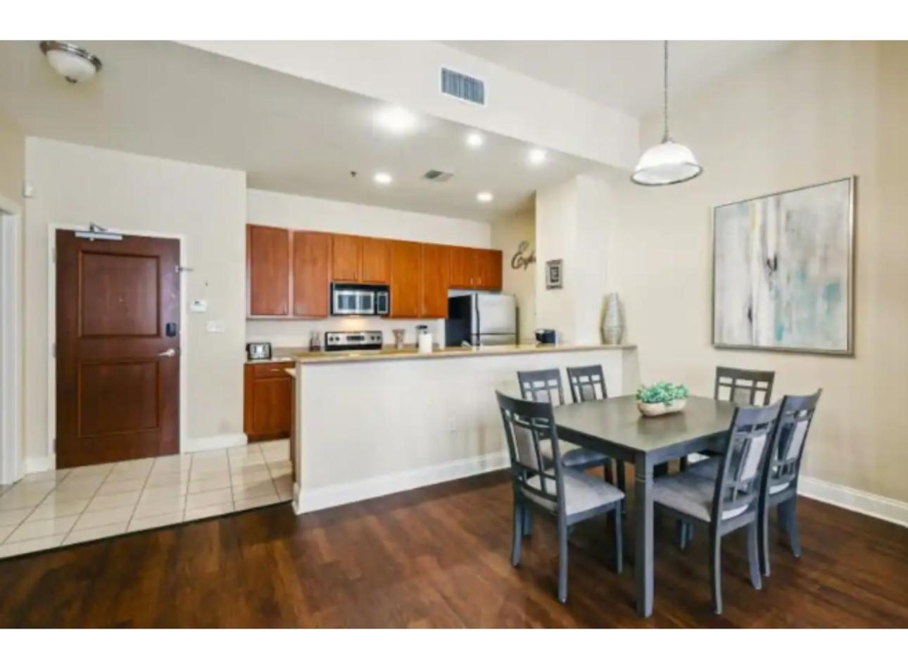 Amazing Condos Beautiful View 2 Blocks To French Quarter, Small Rooftop Pool, Gym, Seanger Theater, Super Dome, And Bourbon St Nowy Orlean Pokój zdjęcie