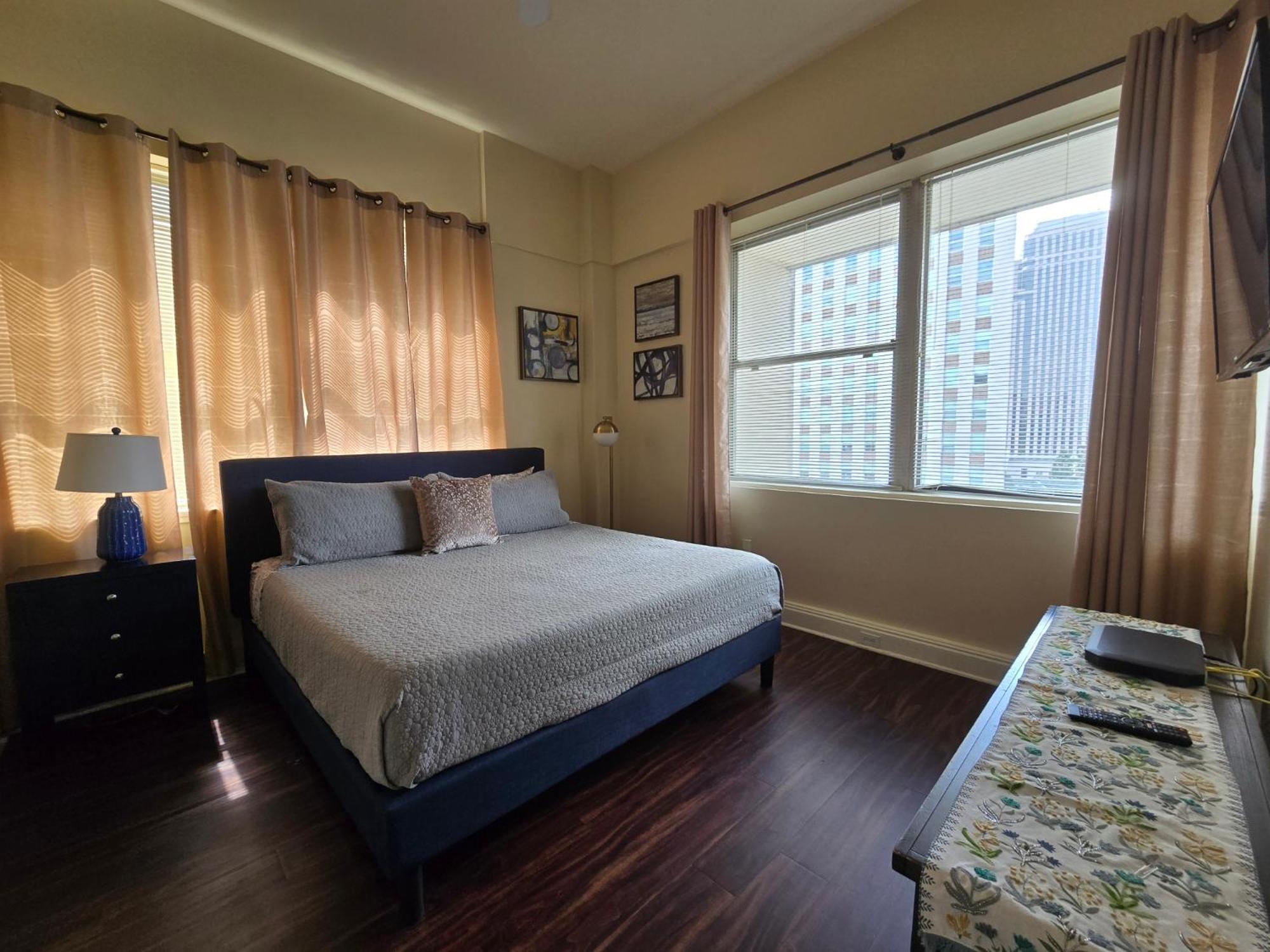 Amazing Condos Beautiful View 2 Blocks To French Quarter, Small Rooftop Pool, Gym, Seanger Theater, Super Dome, And Bourbon St Nowy Orlean Pokój zdjęcie