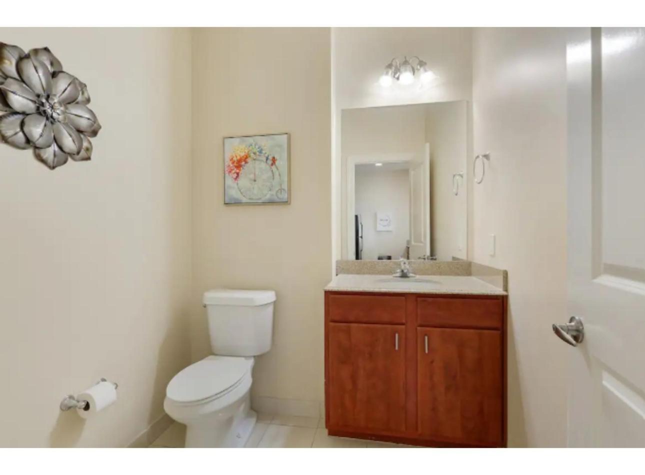 Amazing Condos Beautiful View 2 Blocks To French Quarter, Small Rooftop Pool, Gym, Seanger Theater, Super Dome, And Bourbon St Nowy Orlean Pokój zdjęcie